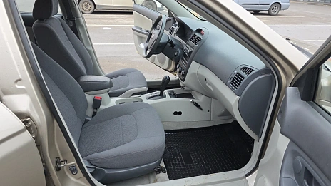 Kia Cerato, 2005г, передний привод, автомат