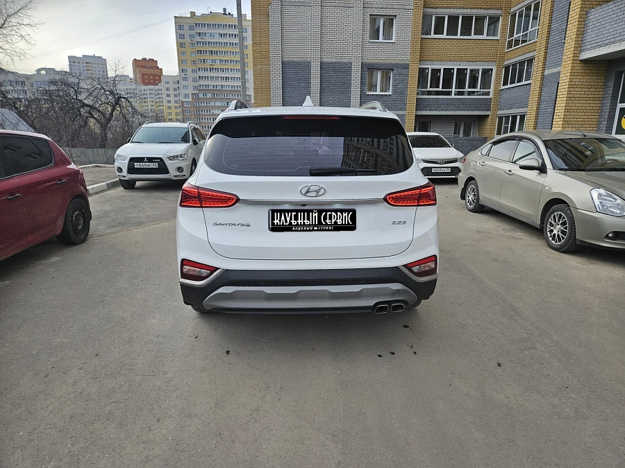 Hyundai Santa Fe, 2018г., передний привод, автомат
