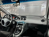 Peugeot 308, 2010г., передний привод, автомат