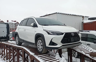 Toyota Yaris, 2021г, передний привод, вариатор