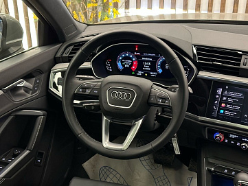 Audi Q3, 2024г, передний привод, робот