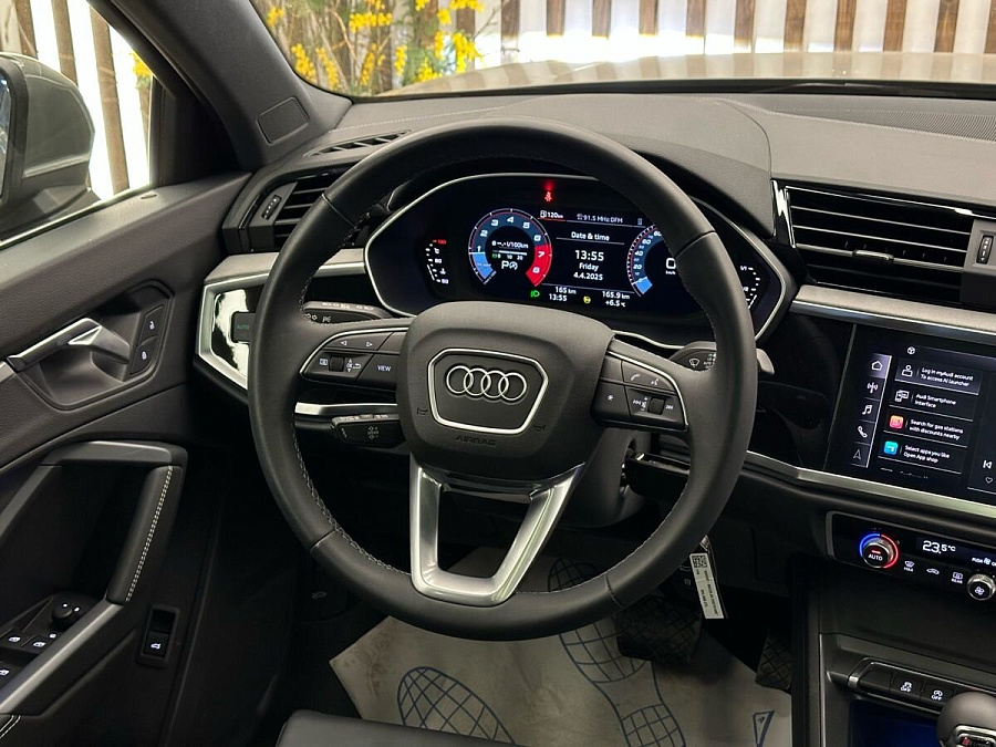 Audi Q3, 2024г., передний привод, робот