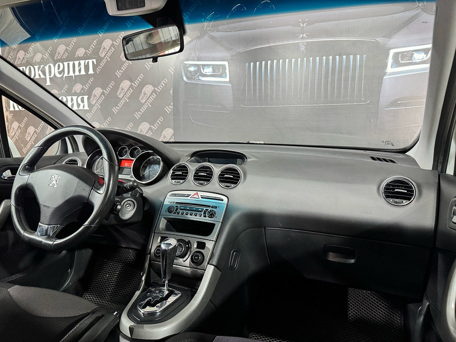 Peugeot 308, 2010г., передний привод, автомат
