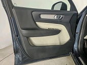 Volvo XC40, 2021г., полный привод, автомат