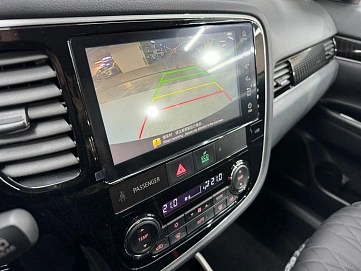 Mitsubishi Outlander, 2022г, передний привод, вариатор