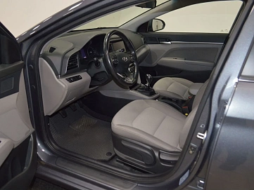 Hyundai Elantra, 2020г, передний привод, механика