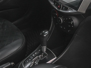Hyundai Solaris, 2013г, передний привод, автомат