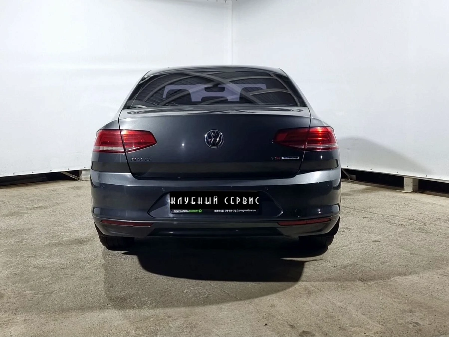 Volkswagen Passat, 2016г., передний привод, робот