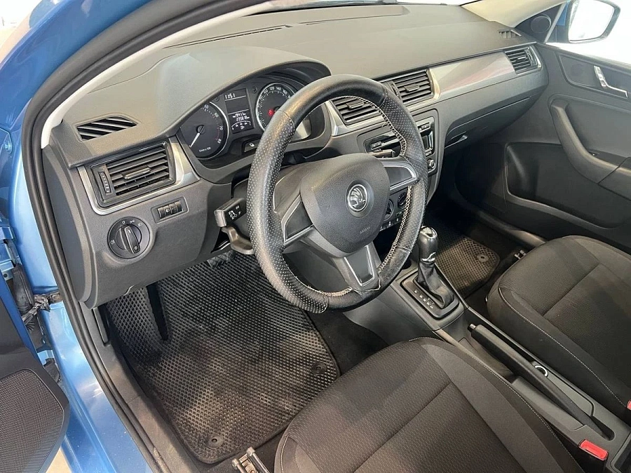 Skoda Rapid, 2014г., передний привод, робот