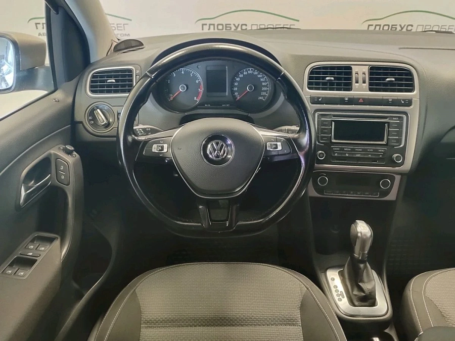 Volkswagen Polo, 2015г., передний привод, автомат