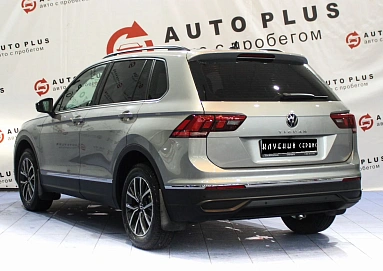 Volkswagen Tiguan, 2021г, передний привод, робот