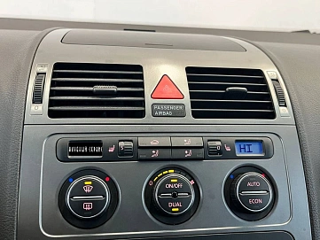 Volkswagen Touran, 2007г, передний привод, робот