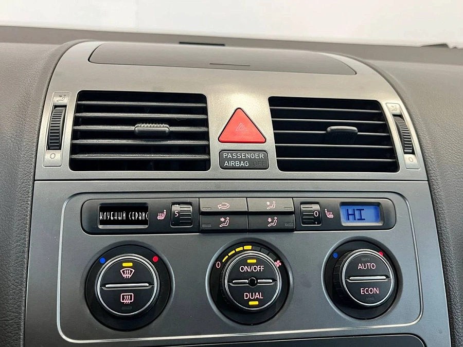 Volkswagen Touran, 2007г., передний привод, робот