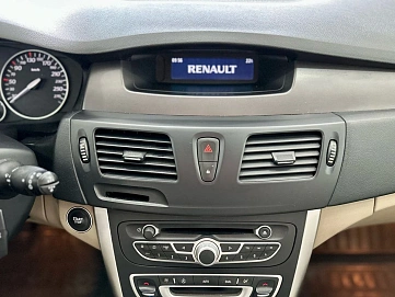 Renault Latitude, 2010г, передний привод, вариатор
