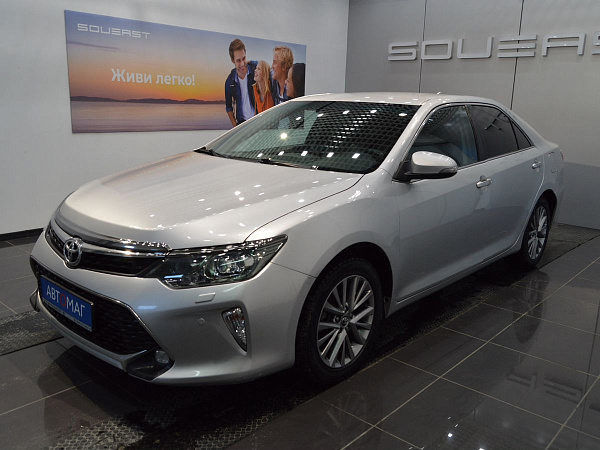 Toyota Camry, 2017г., передний привод, автомат