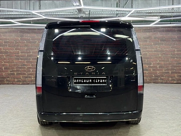 Hyundai Staria, 2022г, передний привод, автомат