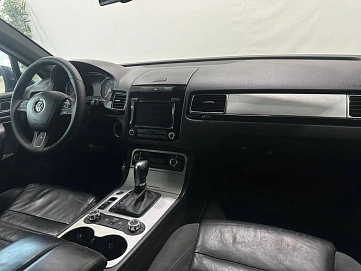 Volkswagen Touareg, 2011г, полный привод, автомат