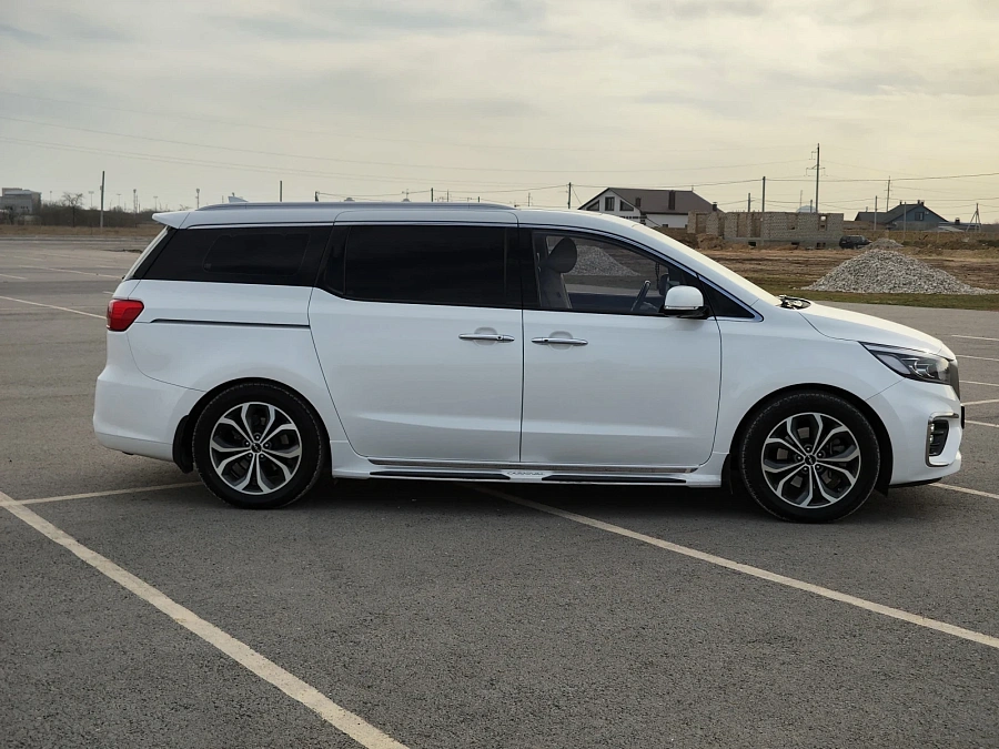 Kia Carnival, 2019г., передний привод, автомат