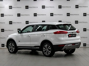Geely Atlas, 2018г, передний привод, автомат