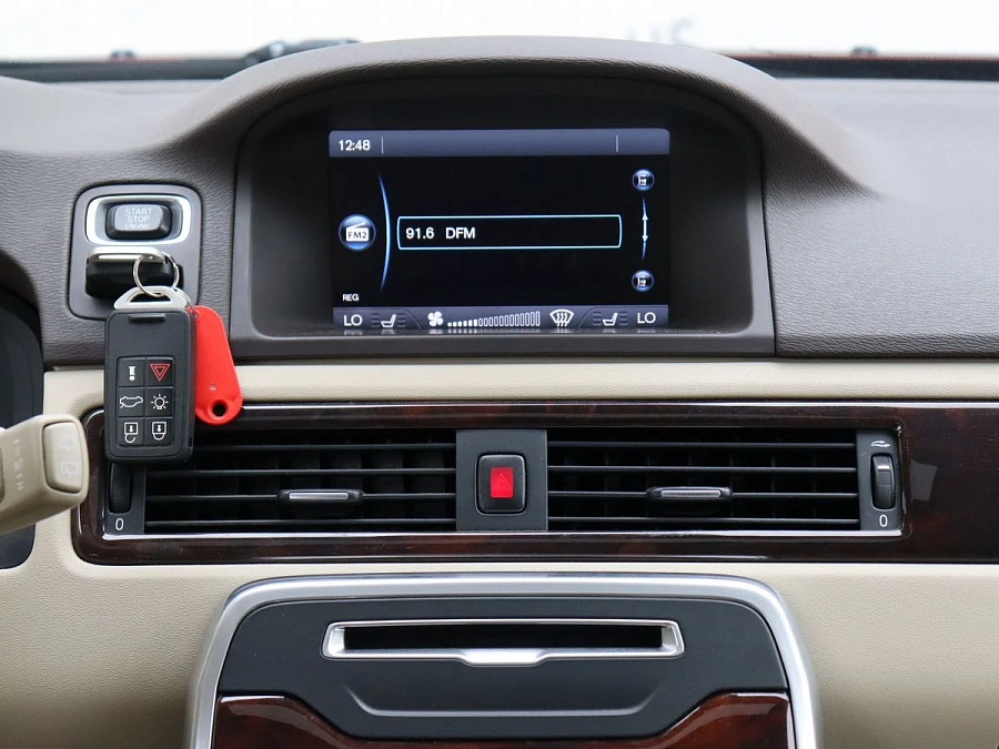 Volvo XC70, 2013г., передний привод, автомат