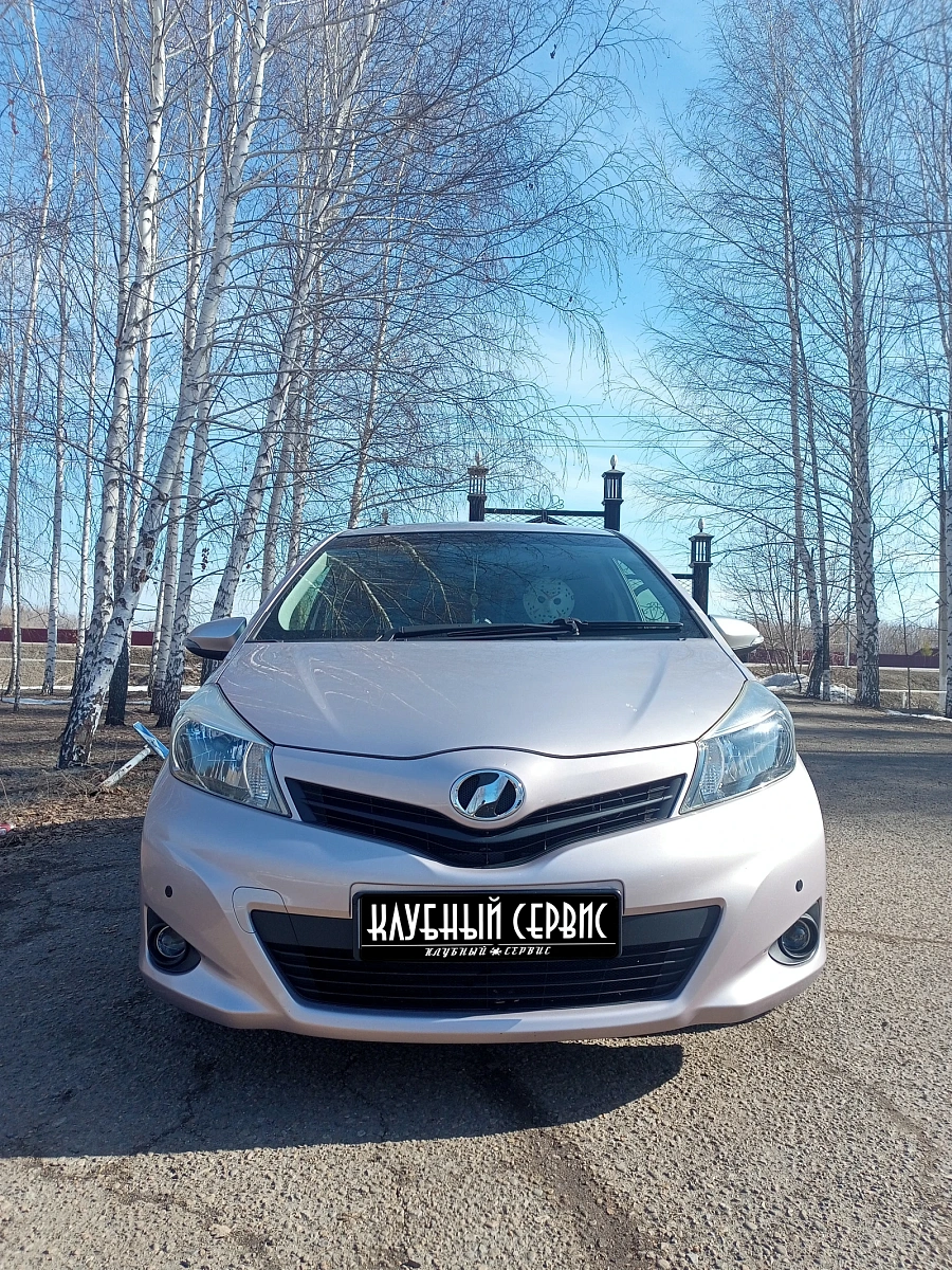 Toyota Vitz, 2012г., передний привод, вариатор