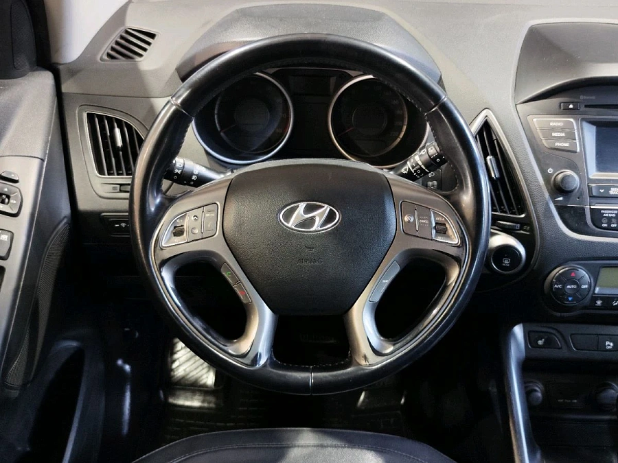 Hyundai ix35, 2013г., передний привод, автомат