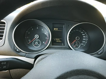 Volkswagen Golf, 2010г, передний привод, механика
