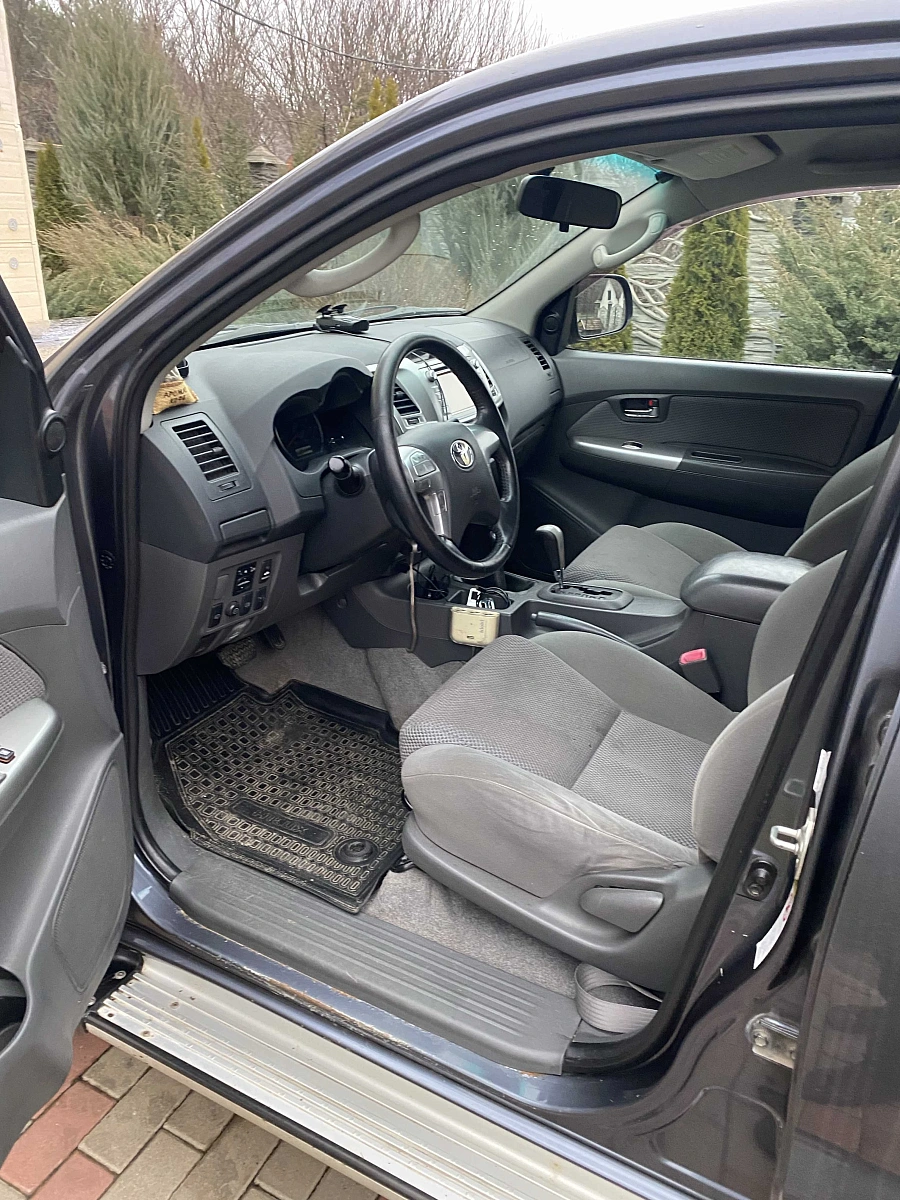 Toyota Hilux, 2013г., полный привод, автомат