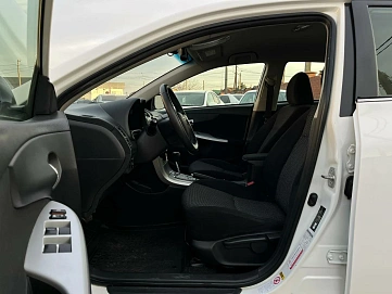 Toyota Corolla, 2012г, передний привод, автомат