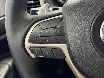 Jeep Grand Cherokee, 2013г, передний привод, автомат
