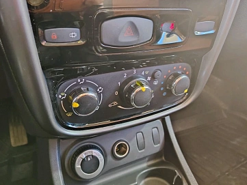 Renault Duster, 2012г, полный привод, механика