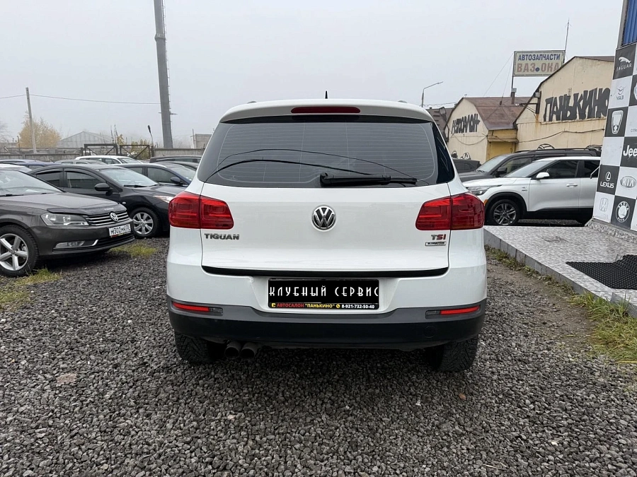 Volkswagen Tiguan, 2014г., передний привод, робот