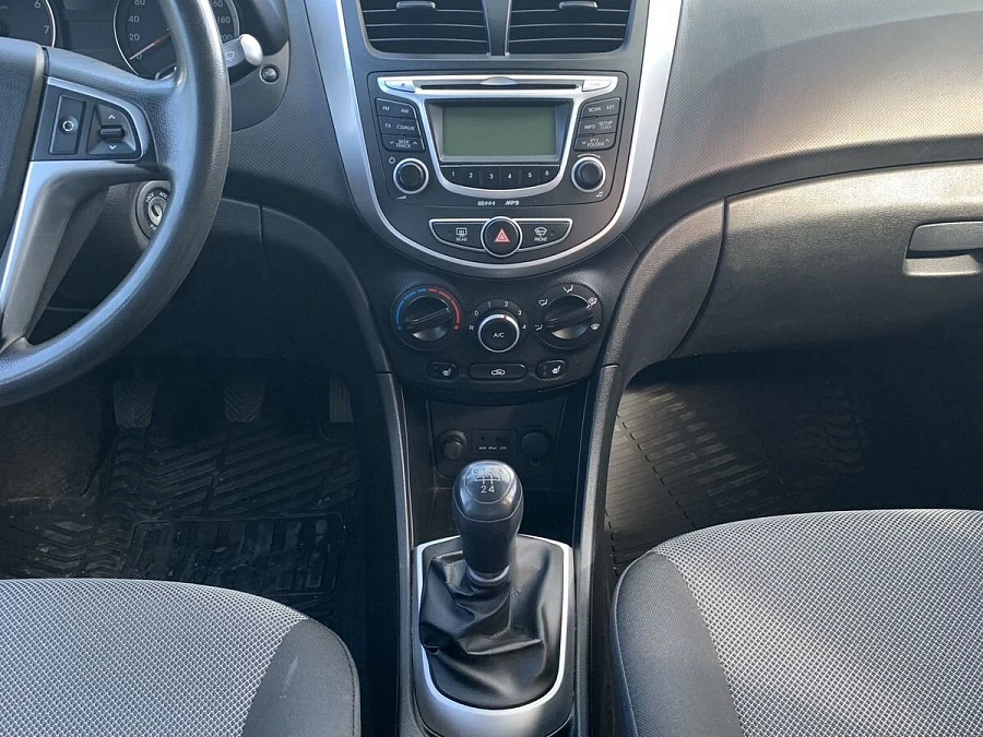 Hyundai Solaris, 2013г., передний привод, механика
