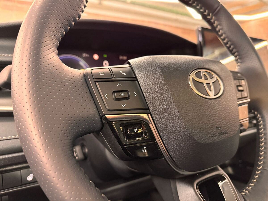 Toyota Camry, 2024г., передний привод, вариатор