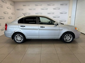 Hyundai Verna, 2006г, передний привод, автомат