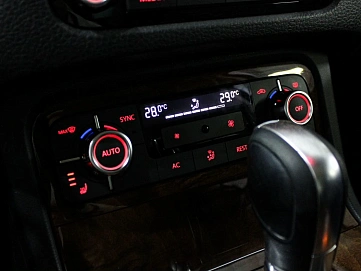 Volkswagen Touareg, 2013г, полный привод, автомат