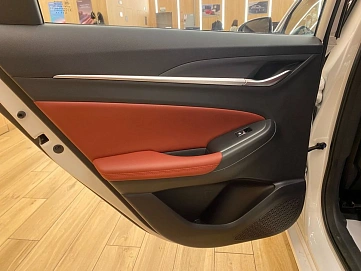 Changan Eado Plus, 2023г, передний привод, робот