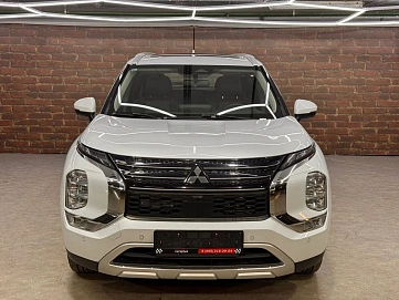 Mitsubishi Outlander, 2023г, полный привод, вариатор