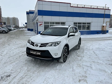 Toyota RAV4, 2015г, полный привод, вариатор