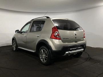 Renault , 2012г., передний привод, механика