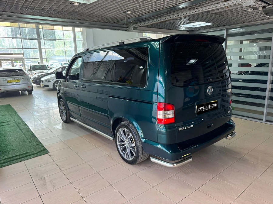 Volkswagen Multivan, 2003г., передний привод, механика
