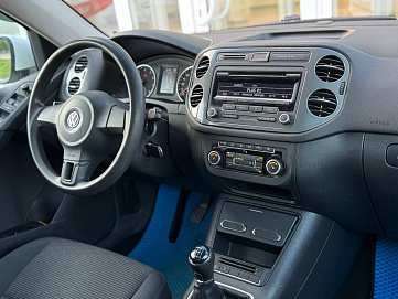 Volkswagen Tiguan, 2011г, передний привод, механика