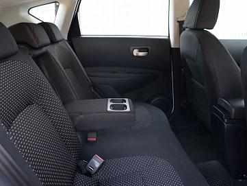 Nissan Qashqai, 2009г, передний привод, вариатор