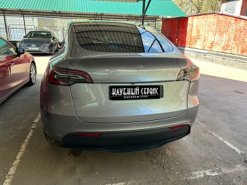 Tesla Model Y, 2023г, полный привод, автомат