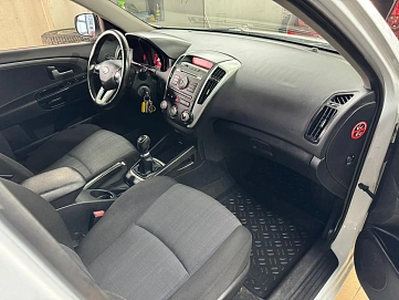 Kia Ceed, 2010г, передний привод, механика