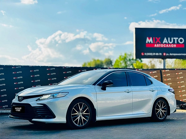 Toyota Camry, 2021г., передний привод, автомат