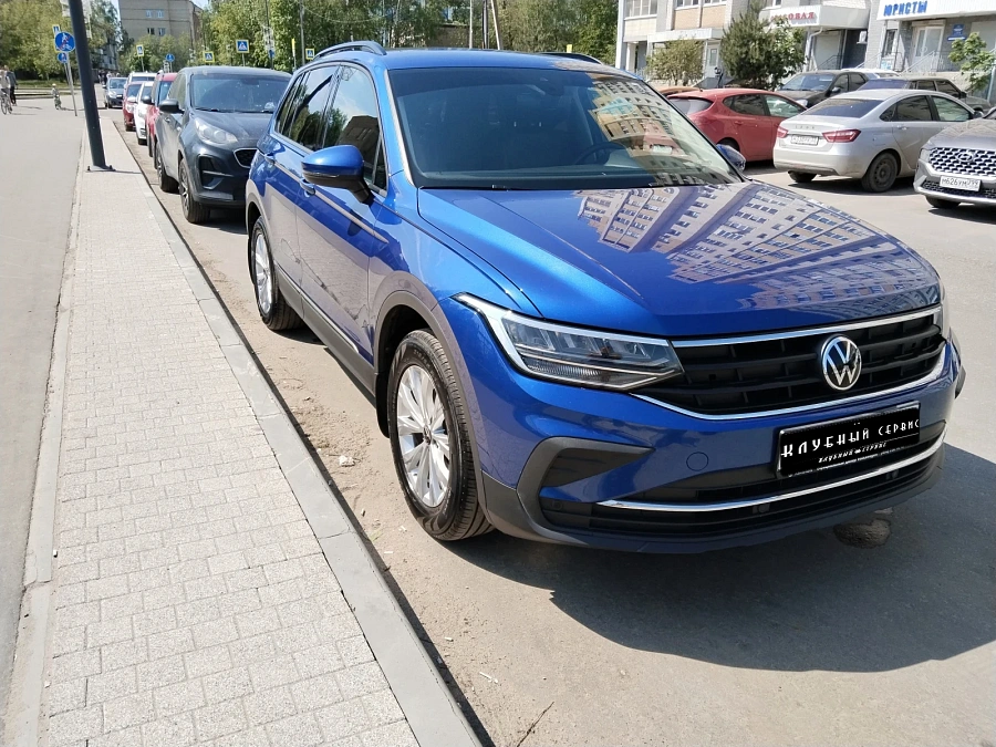 Volkswagen Tiguan, 2021г., передний привод, робот