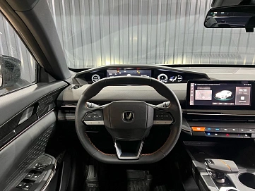 Changan UNI-V, 2024г, передний привод, робот