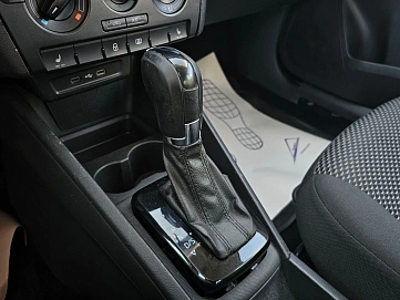 Volkswagen Polo, 2021г, передний привод, автомат