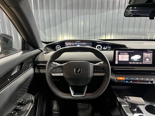 Changan UNI-V, 2024г, передний привод, робот